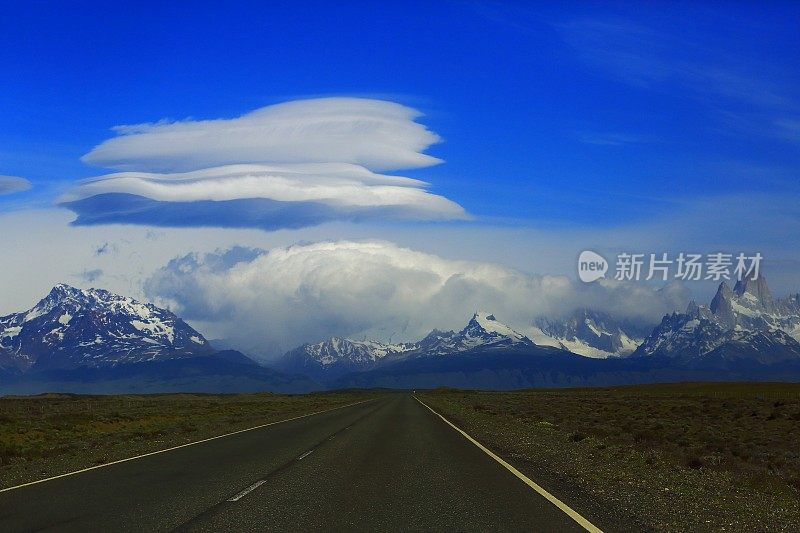 高速公路到El Chalten，菲茨罗伊，阿根廷巴塔哥尼亚，风暴云图